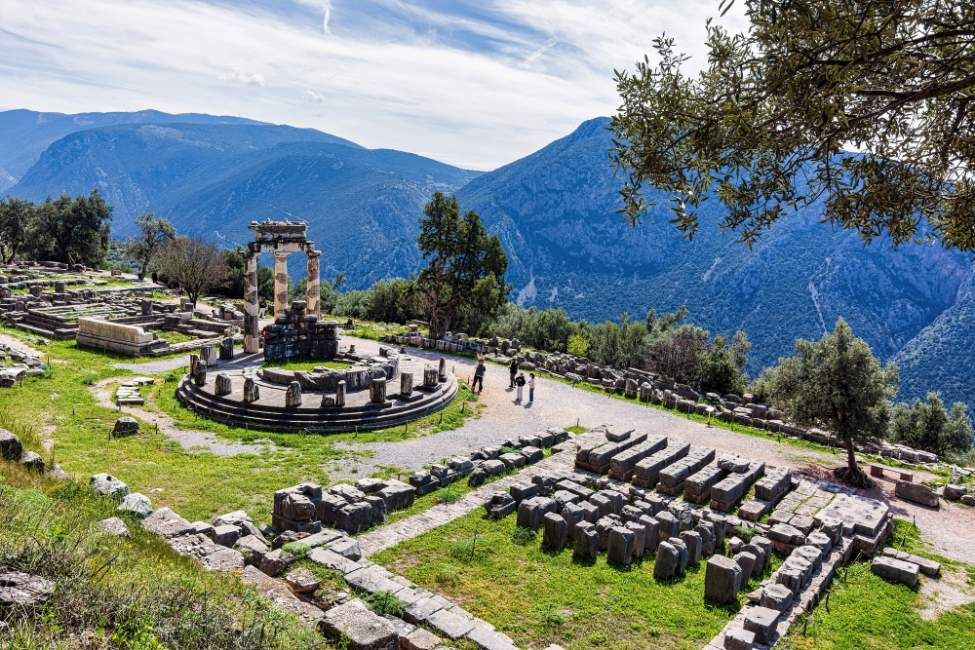 Delphi Travel Guide
