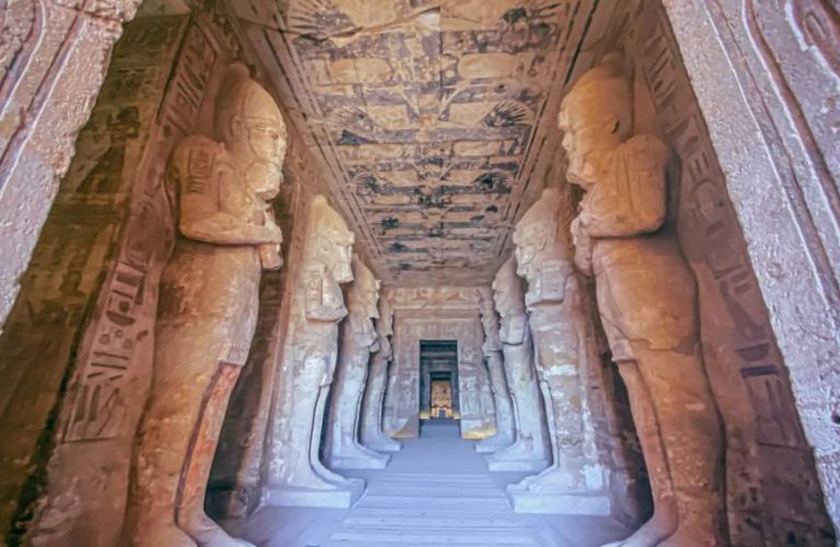 14-Day Egypt Tour with Nile River Cruise: Pyramids, Temples & Kings Valley 