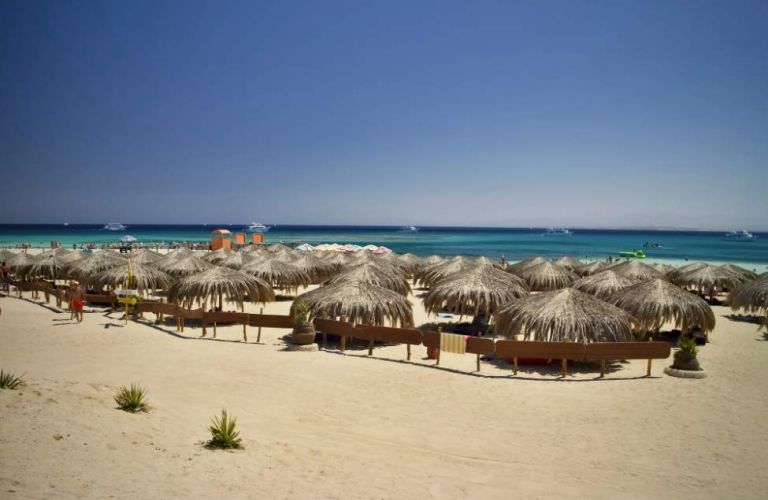 7-Day Egypt Pyramids & Hurghada Red Sea Tour